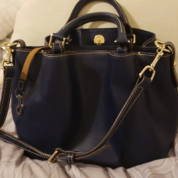 Dooney & Bourke Handbags - Dooney and Bourke small crossbody tote